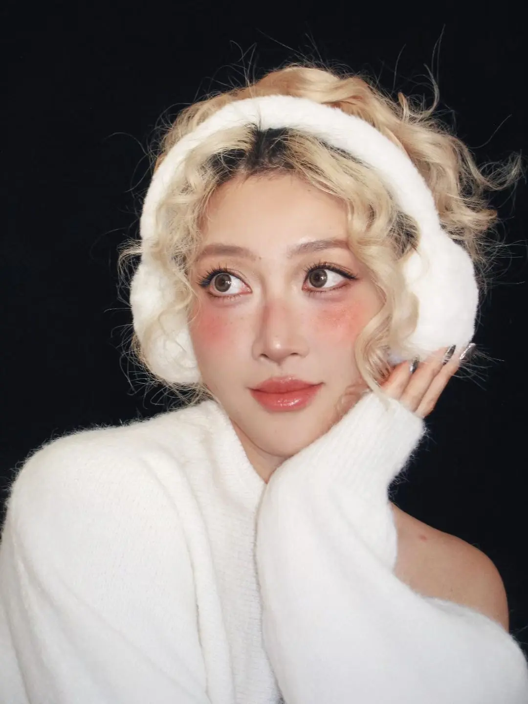 Creative winter beauty portrait by Angelina