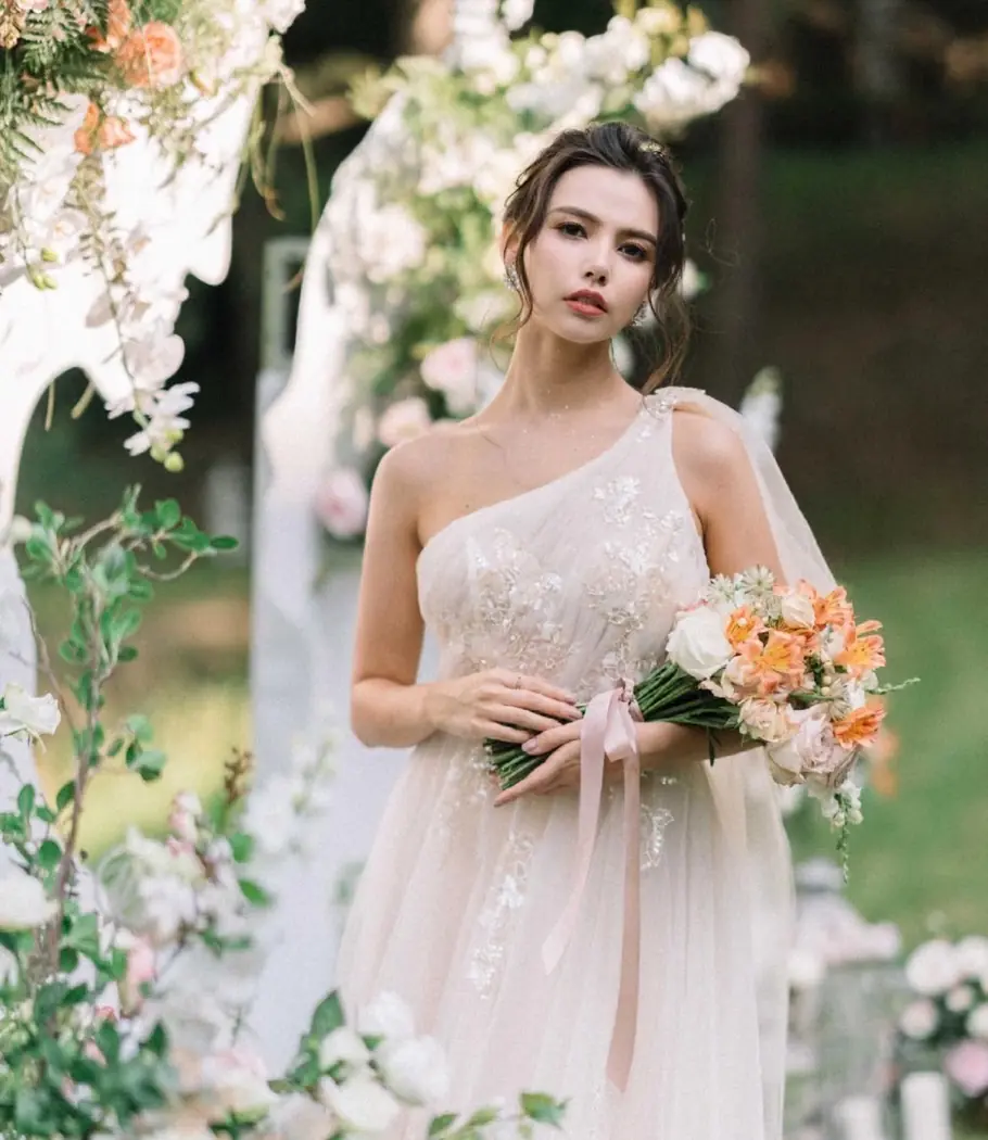 Romantic blush bridal portrait by Yuki